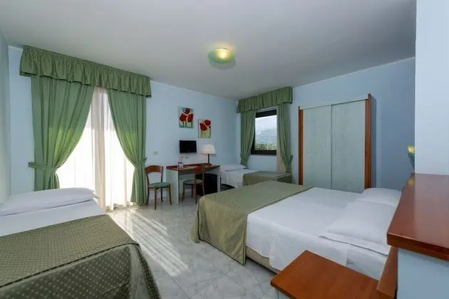 Classic Dört Kişilik Oda