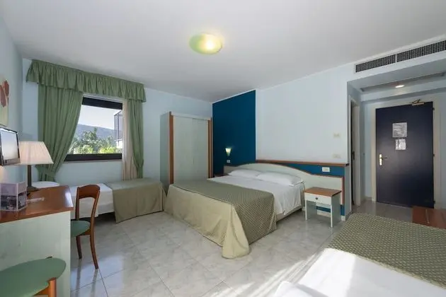 Standard Tek Büyük veya İki Ayrı Yataklı Oda