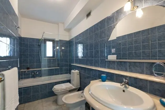 Standard Tek Büyük veya İki Ayrı Yataklı Oda