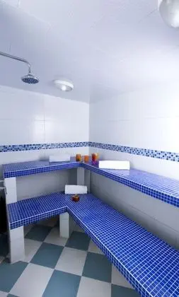 Üç Kişilik Oda