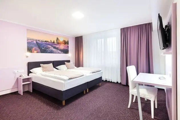 Tek Büyük veya İki Ayrı Yataklı Oda (Plus)