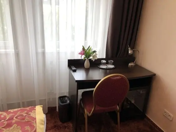 Üç Kişilik Oda