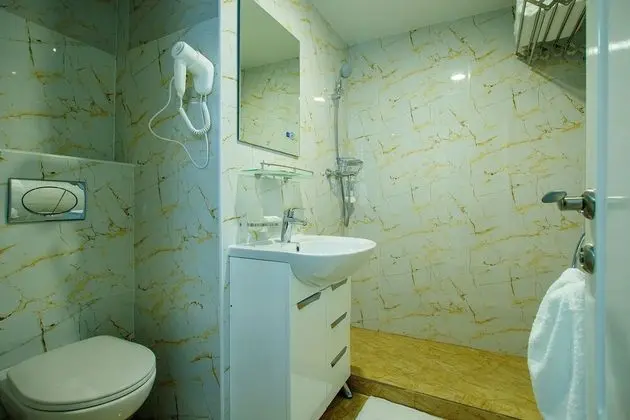 Standard Tek Büyük Yataklı Oda