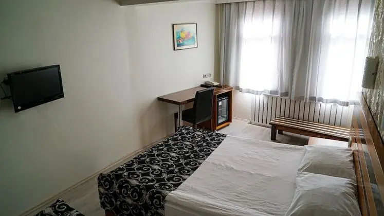 Basic Üç Kişilik Oda