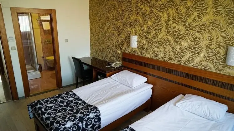 Tek Büyük veya İki Ayrı Yataklı Oda