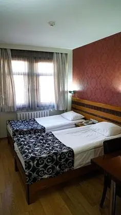 Tek Büyük veya İki Ayrı Yataklı Oda
