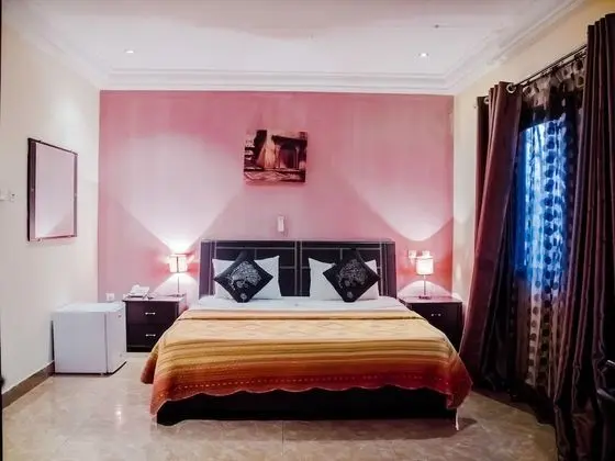 Deluxe Tek Büyük Yataklı Oda