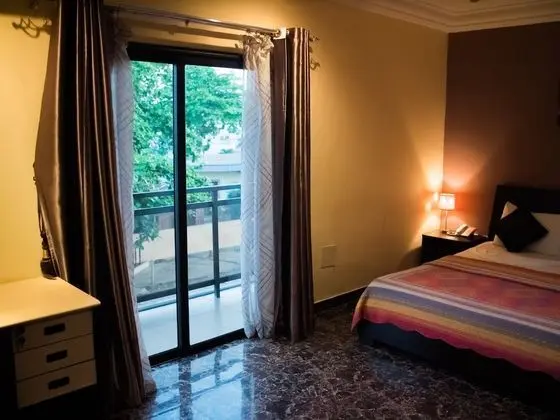 Deluxe Tek Büyük Yataklı Oda