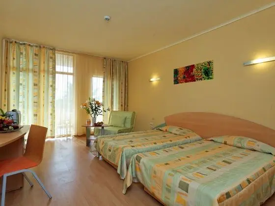 Tek Büyük veya İki Ayrı Yataklı Oda, Balkon