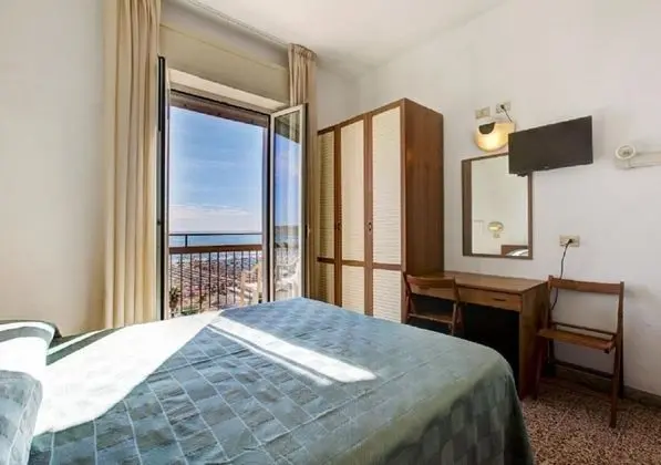 Superior Tek Büyük Yataklı Oda, Balkon, Deniz Manzaralı