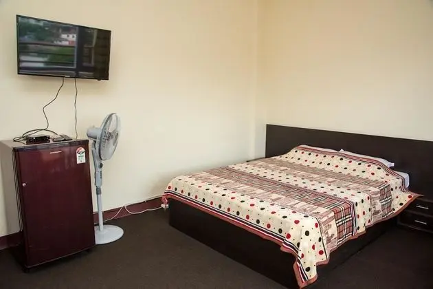 Basic Stüdyo, 1 Büyük (Queen) Boy Yatak, Küçük Mutfak