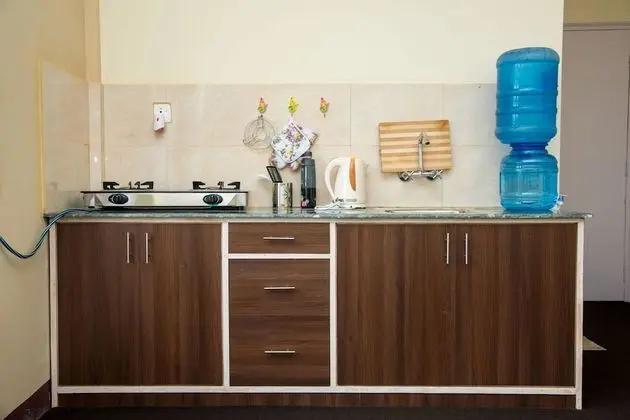 Basic Stüdyo, 1 Büyük (Queen) Boy Yatak, Küçük Mutfak