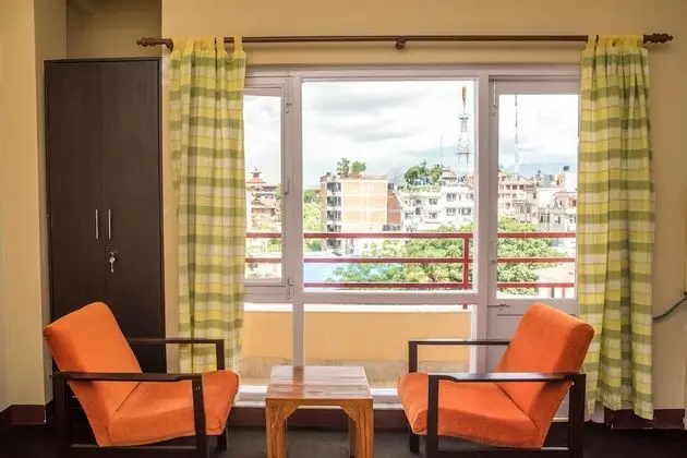 Basic Stüdyo, 1 Büyük (Queen) Boy Yatak, Küçük Mutfak