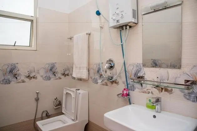 Basic Stüdyo, 1 Büyük (Queen) Boy Yatak, Küçük Mutfak