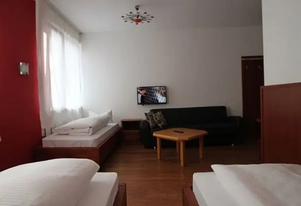 Basic Üç Kişilik Oda