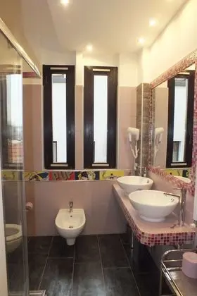 Deluxe Üç Kişilik Oda (Garda)