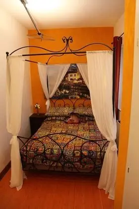 Tek Büyük Yataklı Oda (Naviglio)