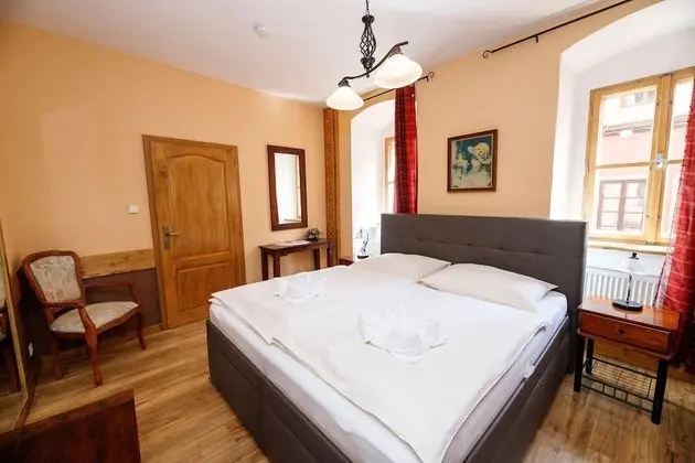 Classic Tek Büyük Yataklı Oda