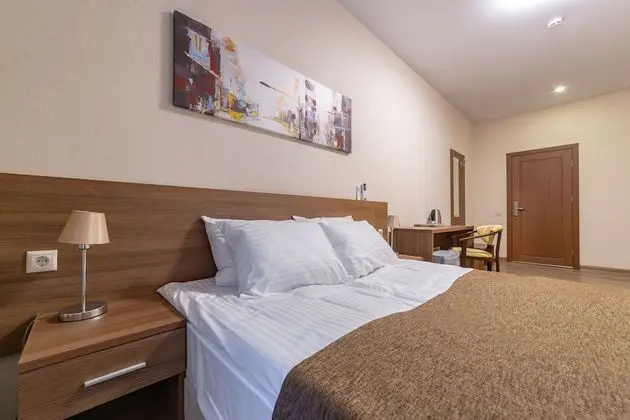 Tek Büyük veya İki Ayrı Yataklı Oda, Şehir Manzaralı