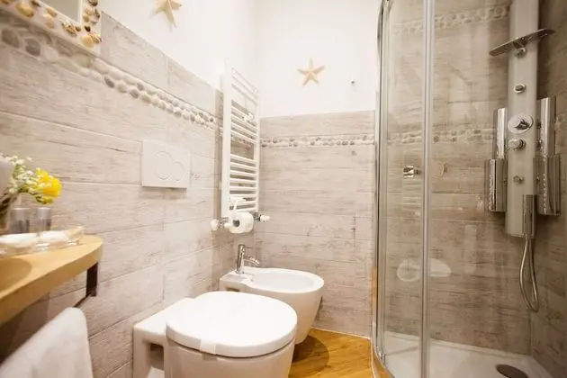 Standard Oda (Via Di Monale 75)