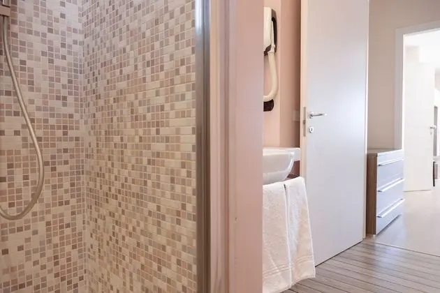 Superior Apart Daire, 2 Yatak Odası, Küçük Mutfak, Şehir Manzaralı