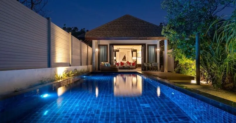 Premium Tek Büyük Yataklı Oda (Kanifushi Beach Villa with Pool)
