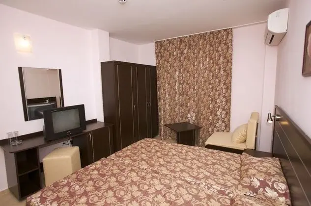 Standard Tek Büyük Yataklı Oda