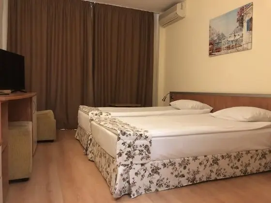 Standard Tek Büyük Yataklı Oda