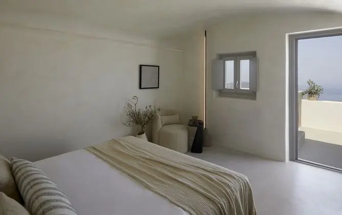 Grace Suite with Plunge Pool and Caldera View