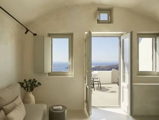 Serenity Suite with Plunge Pool and Caldera View