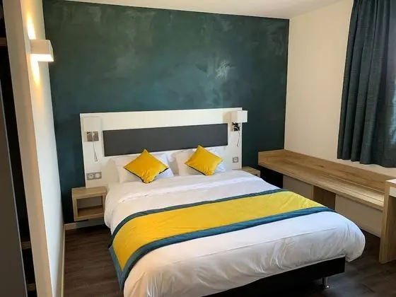 Standard Tek Büyük Yataklı Oda