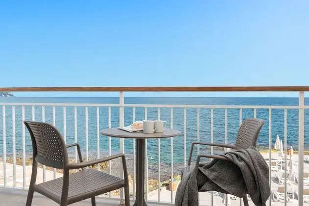 Tek Büyük Yataklı Oda, Balkon (Front Sea View)