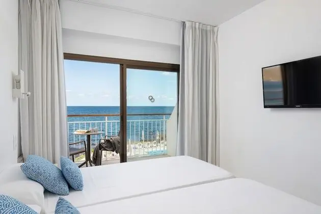 Tek Büyük Yataklı Oda, Balkon (Front Sea View)