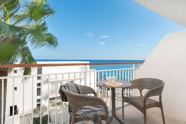 Tek Büyük Yataklı Oda, Balkon, Koy Manzaralı