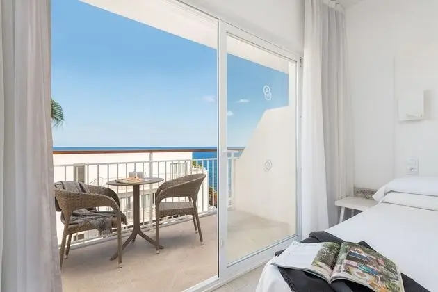 Tek Büyük Yataklı Oda, Balkon, Koy Manzaralı