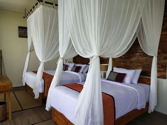 Üç Kişilik Oda, Deniz Manzaralı