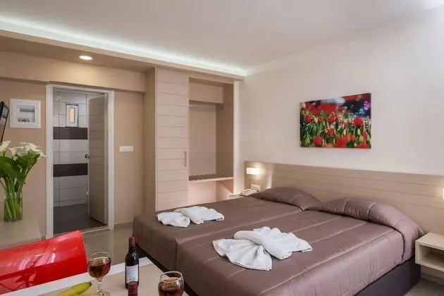 Standard Tek Büyük Yataklı Oda