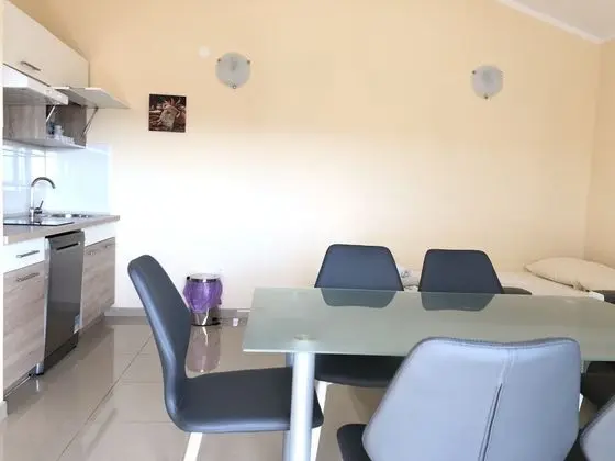 Apart Daire, 2 Yatak Odası, Balkon (5,6 )
