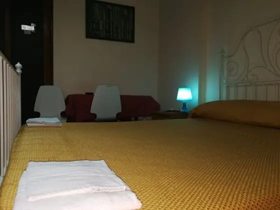 Tek Büyük veya İki Ayrı Yataklı Oda, Banyolu/Duşlu