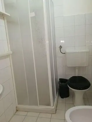Tek Büyük veya İki Ayrı Yataklı Oda, Banyolu/Duşlu