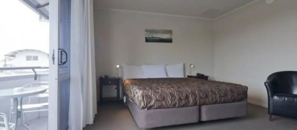 Standard Stüdyo, Sigara İçilmez, Küçük Mutfak (Studio Unit (Queen))