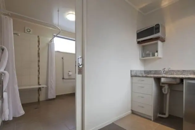 Standard Stüdyo, Sigara İçilmez, Küçük Mutfak (Studio Unit (Queen))