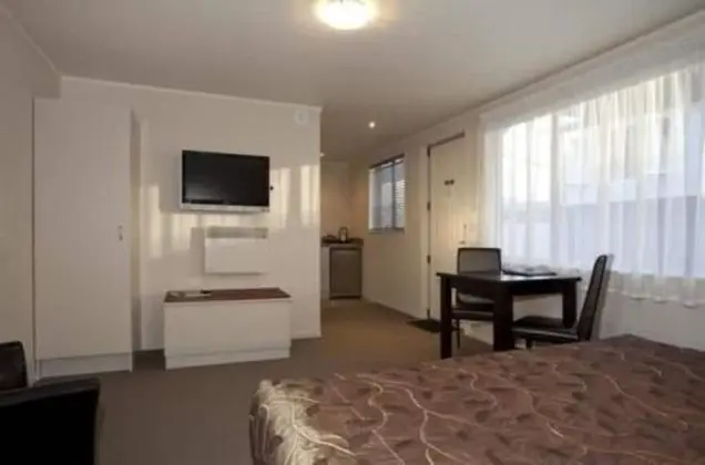 Standard Stüdyo, Sigara İçilmez, Küçük Mutfak (Studio Unit (Queen))