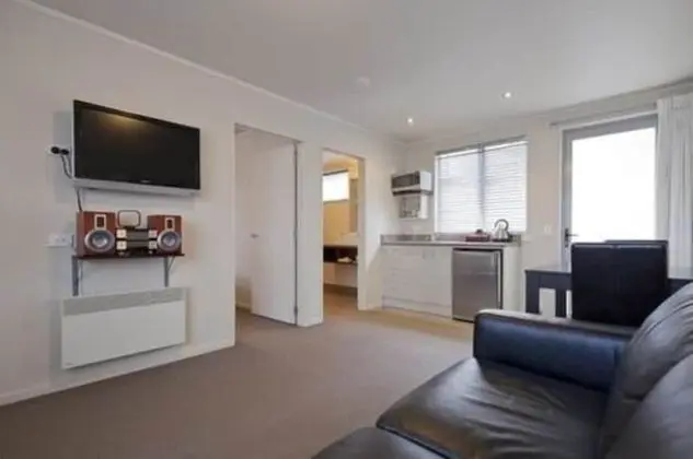 Standard Stüdyo, Sigara İçilmez, Küçük Mutfak (Studio Unit (Queen))