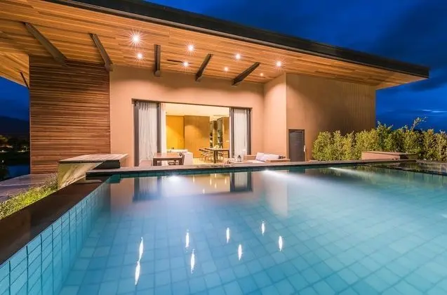 2 Bedrooms Luxury Penthouse with Private Pool