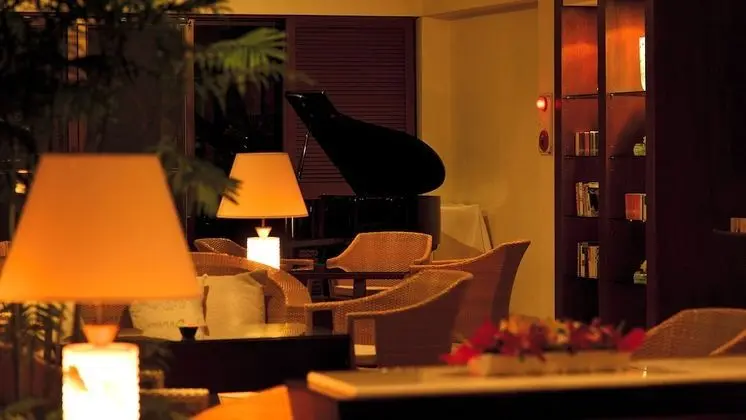 Club Oda, Sigara İçilmez (Luxury Adult Only 16 or over)