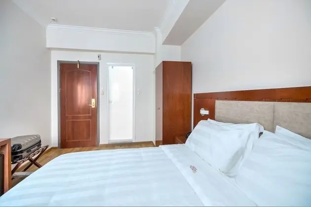 Tek Büyük veya İki Ayrı Yataklı Oda