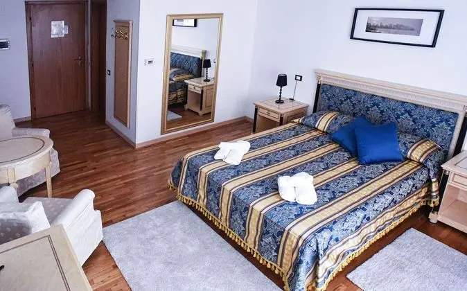 Superior Tek Büyük veya İki Ayrı Yataklı Oda, 1 Çift Kişilik veya 2 Tek Kişilik Yatak