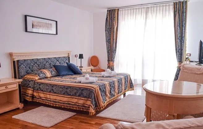 Superior Tek Büyük veya İki Ayrı Yataklı Oda, 1 Çift Kişilik veya 2 Tek Kişilik Yatak