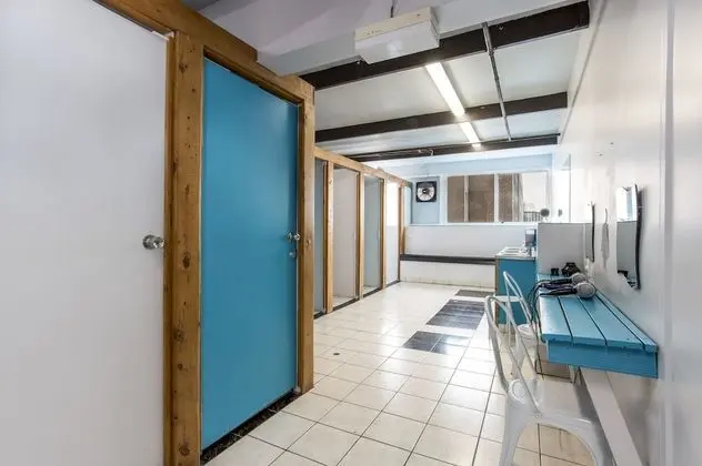 Ortak Ranzalı Oda, Birden Çok Yatak, Ortak Banyo